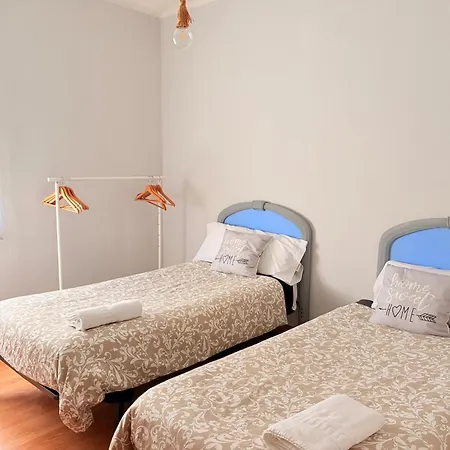 Apartamento Puertu Chicu, Playa Y Centro A Pie, Garaje Privado Opcional Apartment